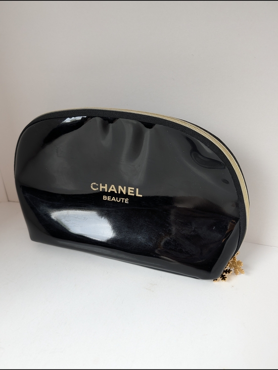CHANEL Handbags - Chanel Beauté Black Patent Vinyl Cosmetic Pouch